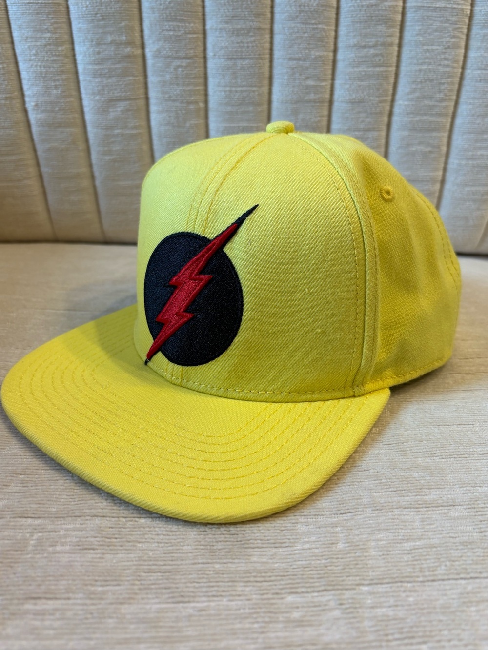 DC Comics The Flash Yellow Snapback Hat Red Lightning Logo Cap Adult OSFM